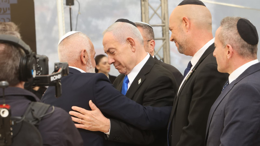 ראש הממשלה בנימין נתניהו בטקס פתיחת יום הזיכרון ביד לבנים