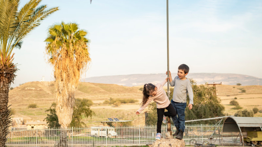 יום העצמאות נהרים בגשר 