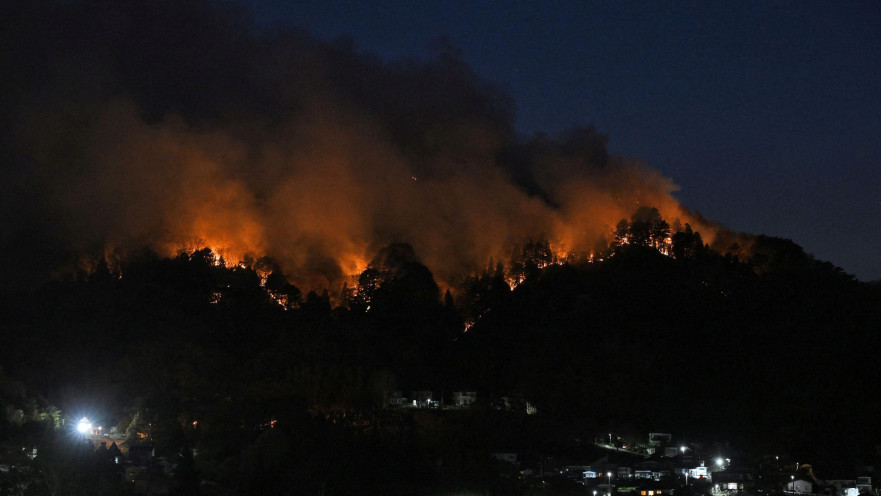 שריפות משתוללות ביפן
