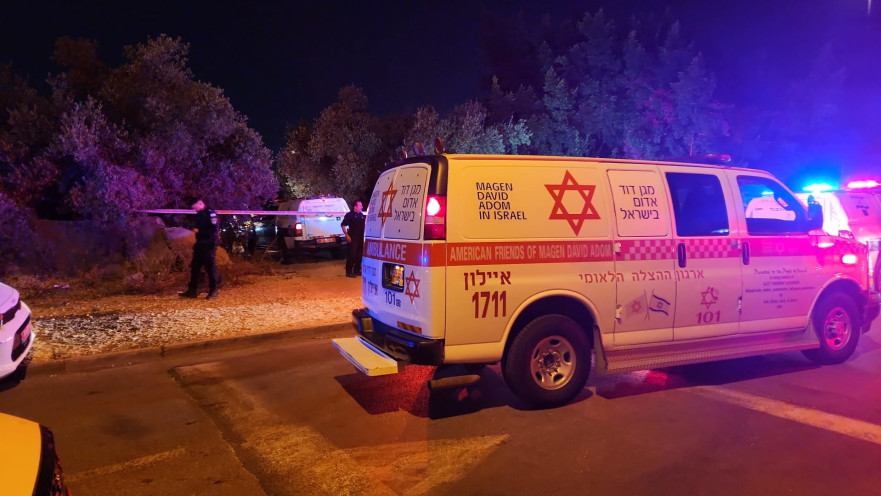 זירת החשד לרצח ברמלה, ניידת מד"א