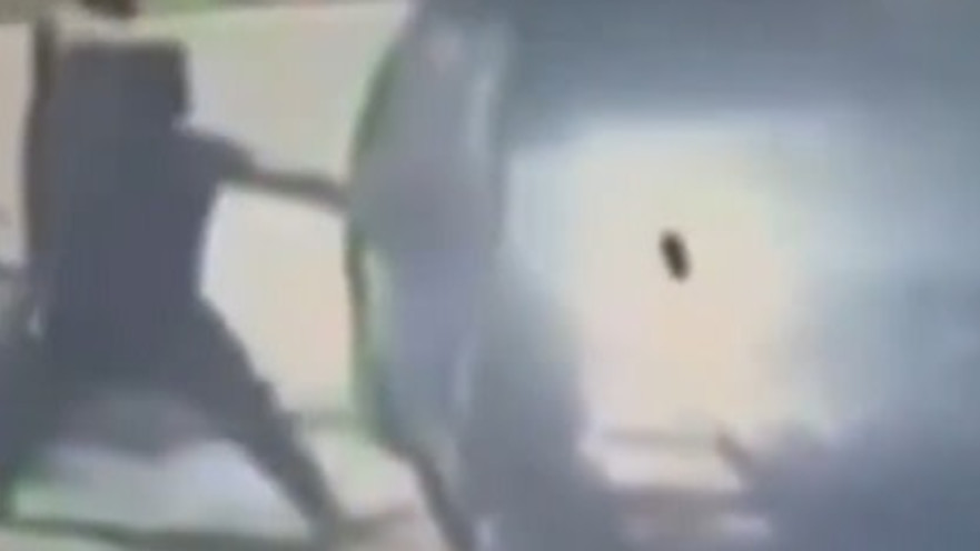 המעסיקים באיטליה שרפו את המהגרים ברכב