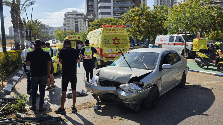 זירת התאונה ברחוב משמר הגבול בחדרה