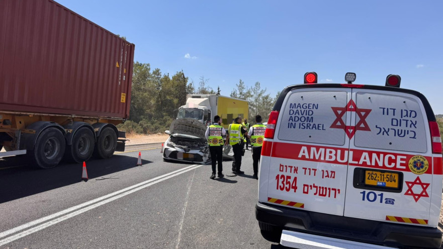 צוותי הרפואה בזירת התאונה
