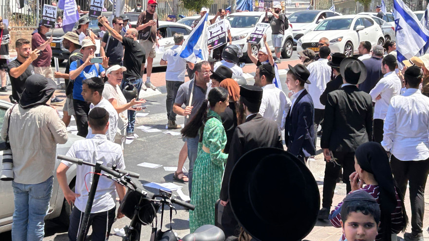 המחאה נגד אי השיוויון בנטל בבני ברק
