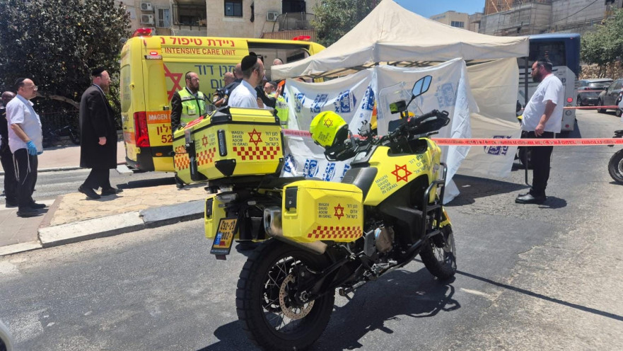 זירת תאונה בה נהרג ילד בן 7 מפגיעת אוטובוס במודיעין עילית
