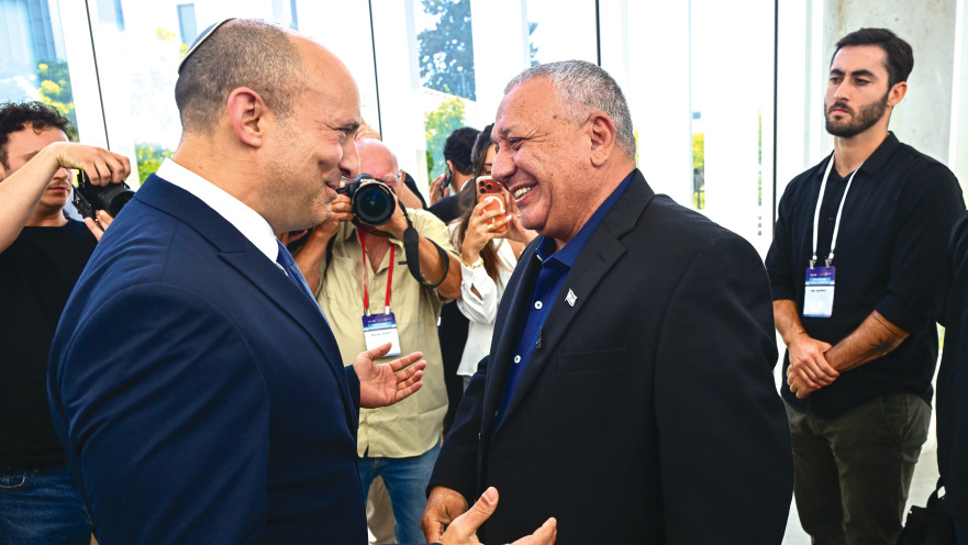גדי איזנקוט ונפתלי בנט
