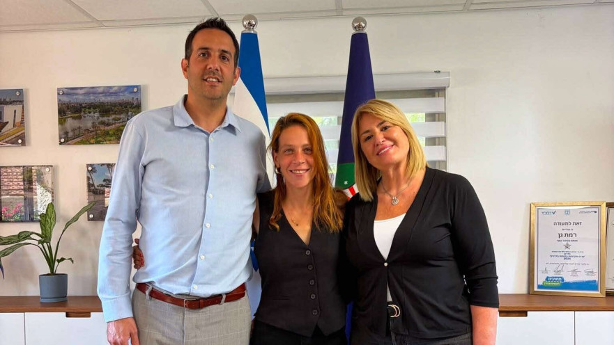 אורנה בן זקן עם עינב בר כהן ואמיר חכמיאן