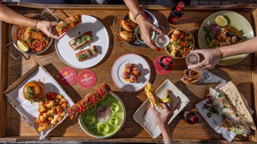 Mercado Estrella Damm בשרונה מרקט