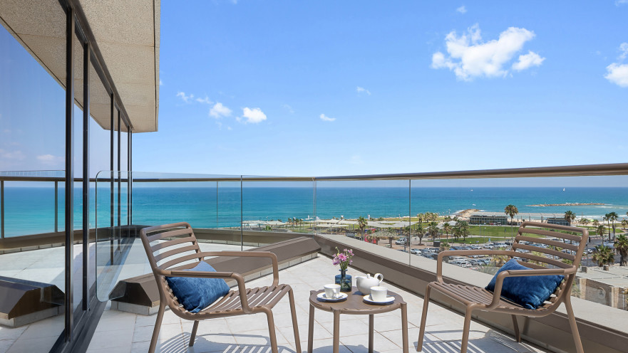 חדרי ה- Premium Terrace במלון דיוויד אינטרקונטיננטל