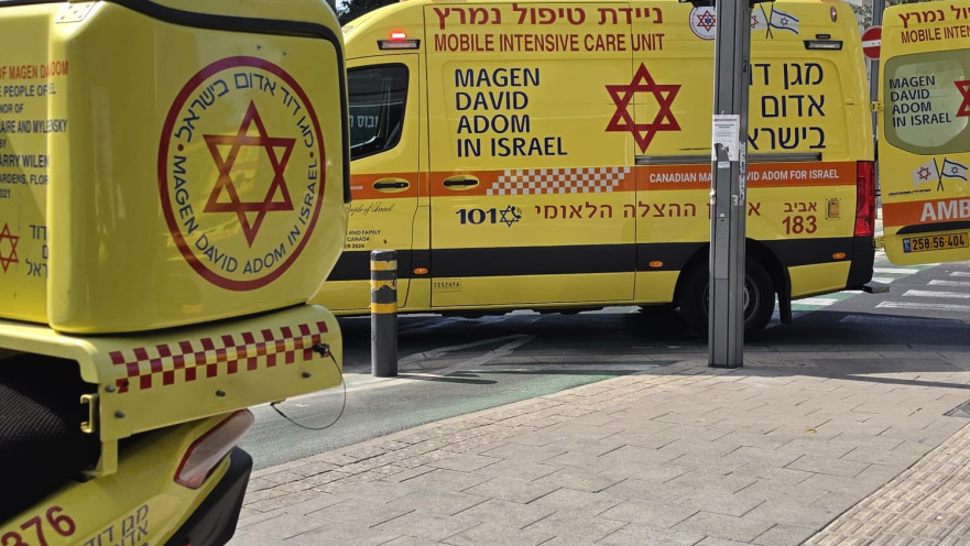 צוותי מד"א בזירה בתל אביב