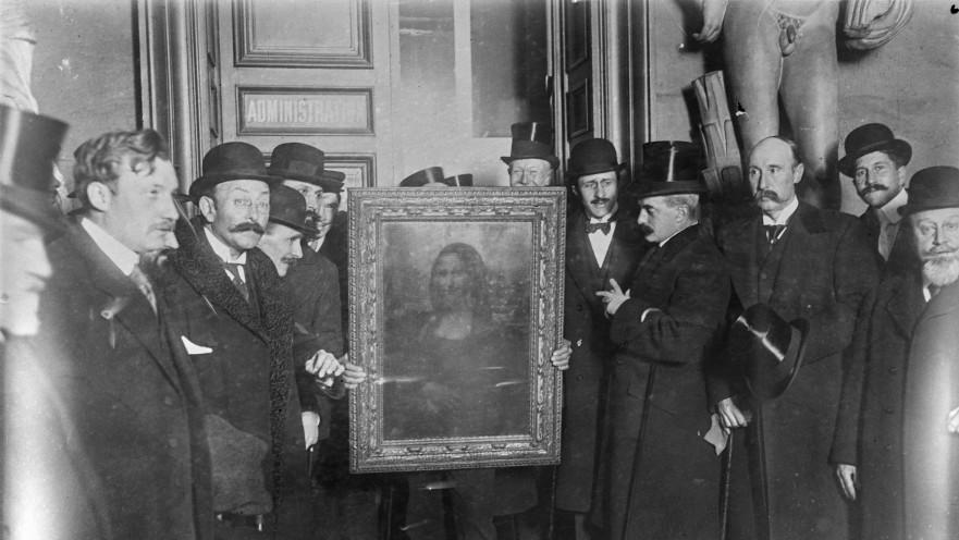 המונה ליזה חוזרת למוזיאון הלובר בפריז, 1914