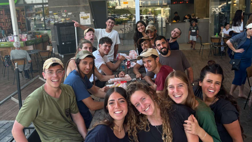 עמותת ''משפחה אחת'' במסע אתגרי בנקיק השחור