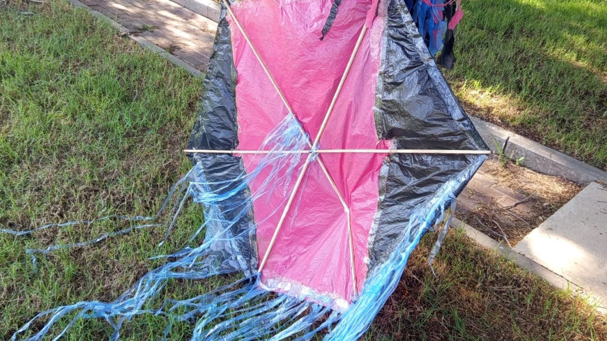 עפיפון שאותר בין חץ שחור לכפר עזה