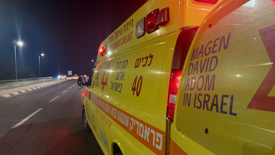 זירת התאונה בכביש 4 סמוך לצומת מבקיעים