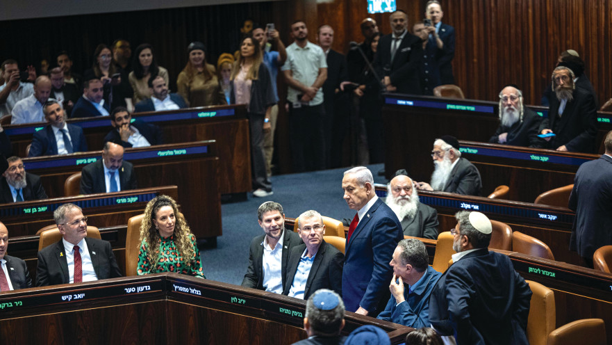 נתניהו ושולחן הממשלה 