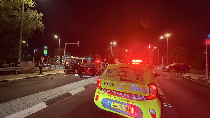זירת התאונה בבכביש 4 בסמוך לכניסה לעין כרמל