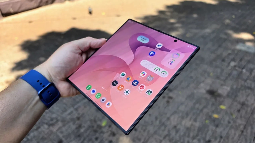 סמסונג - Galaxy Z Fold 8 Ultra