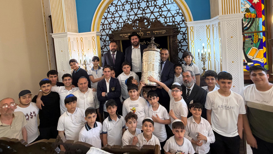 הכנות לחגים בקהילה היהודית באקו