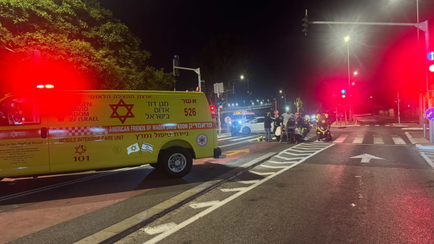 צוותי מד"א בזירת התאונה בעכו