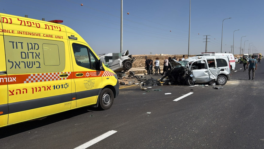 תאונת דרכים בין שני כלי רכב בנגב, שניים מחוסרי הכרה