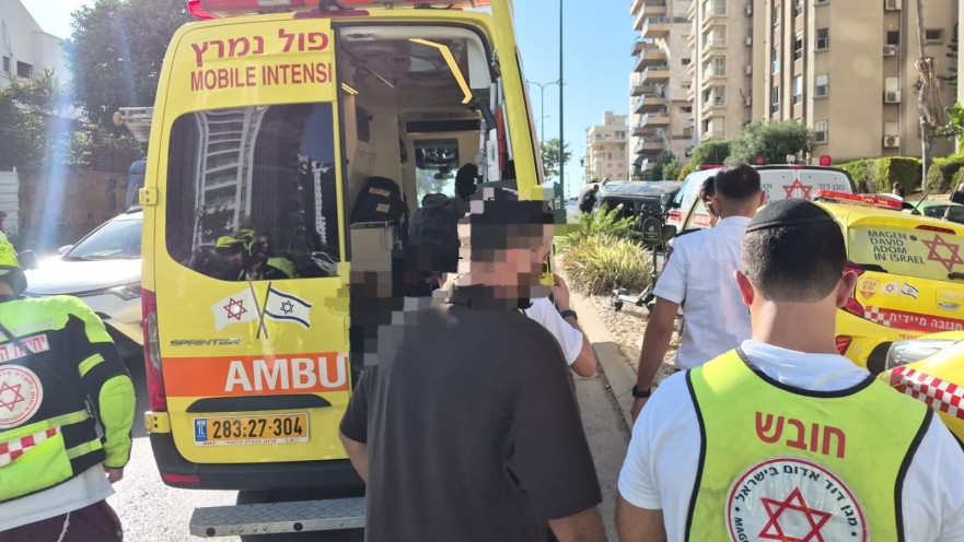 זירת התאונה בשדרות בן אב"י בנתניה