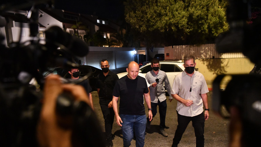 נפתלי בנט מגיע לפגישת ראשי האופוזיציה בתל אביב
