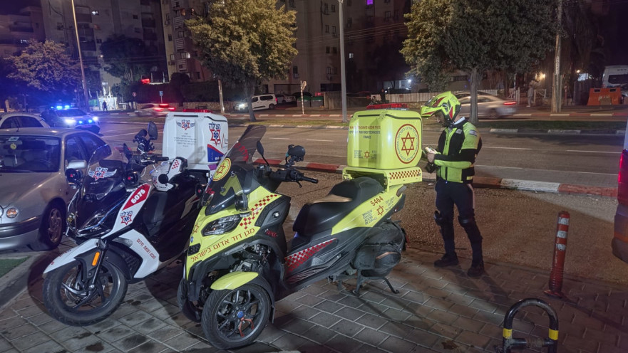 צוותי מד"א בזירת האירוע בעפולה