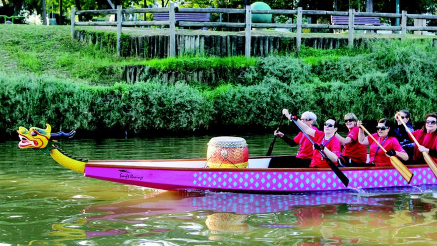 נשים חותרות נגד הסרט