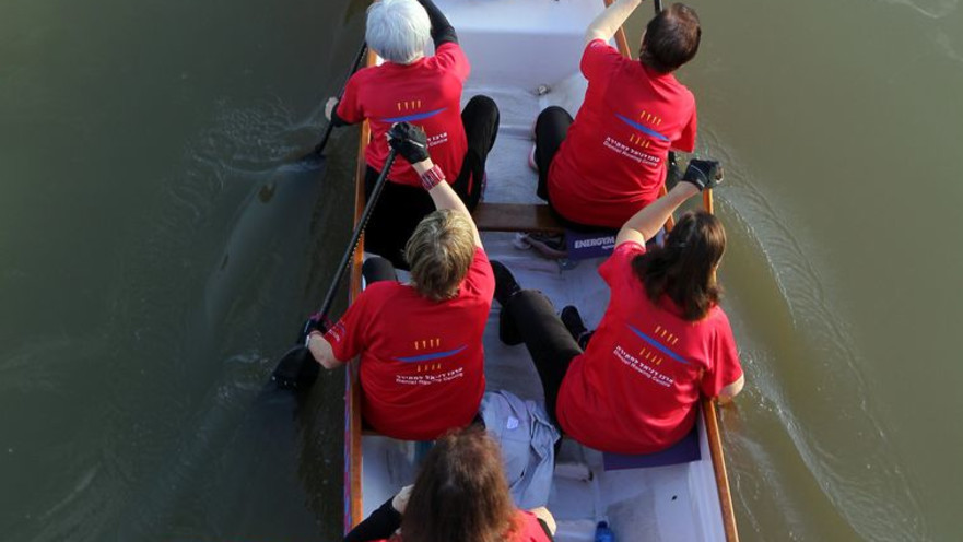 נשים חותרות נגד הסרטן