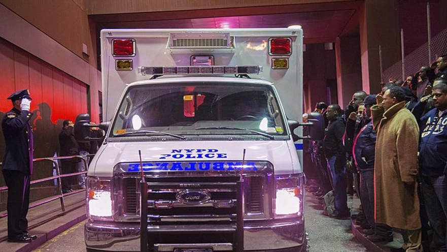 לפני לווית השוטרים בברוקלין