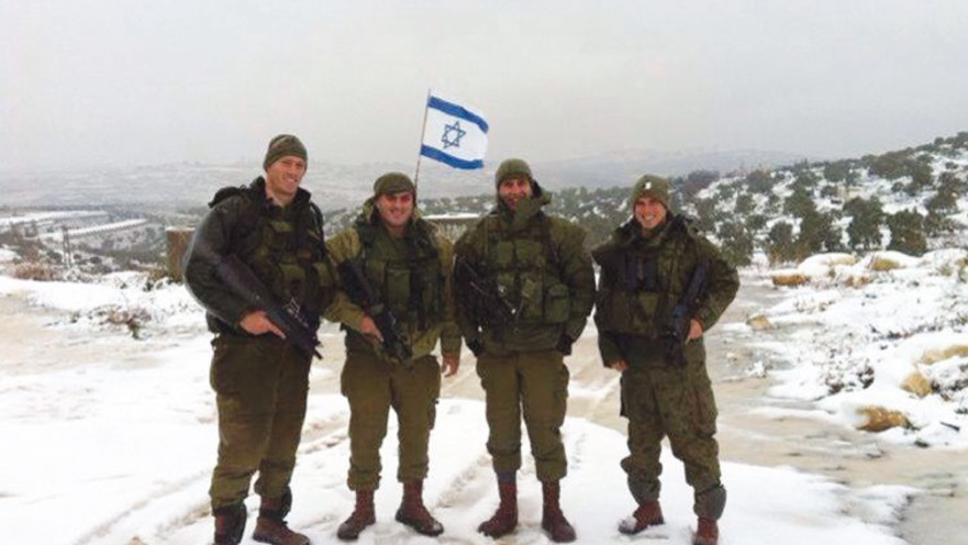 הצנחנים בחרמון. ״המפקדים מסתובבים בין העמדות ומחלקים תה ומרק״