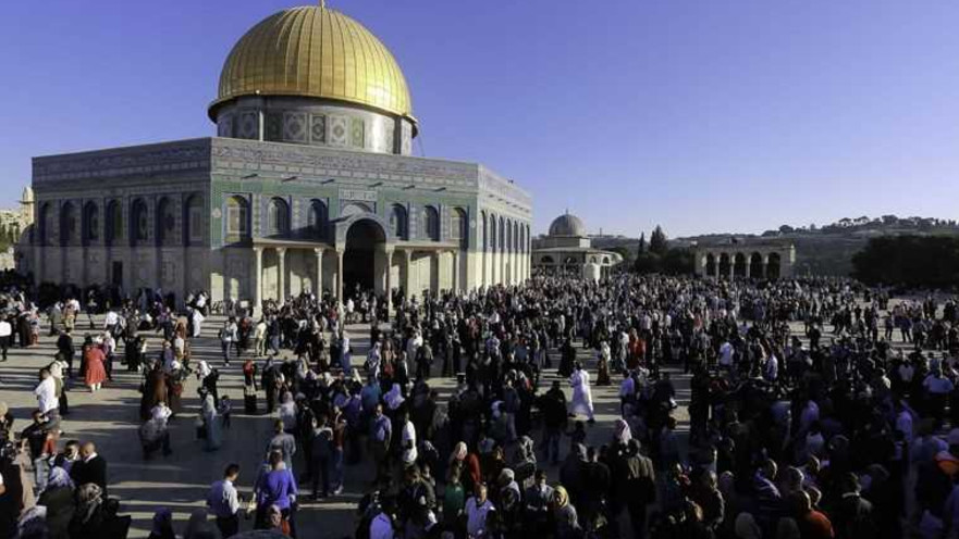מתפללים בהר הבית