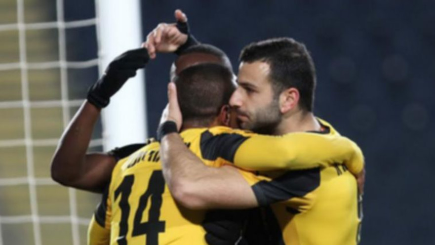 שחקני בית"ר ירושלים שמחים