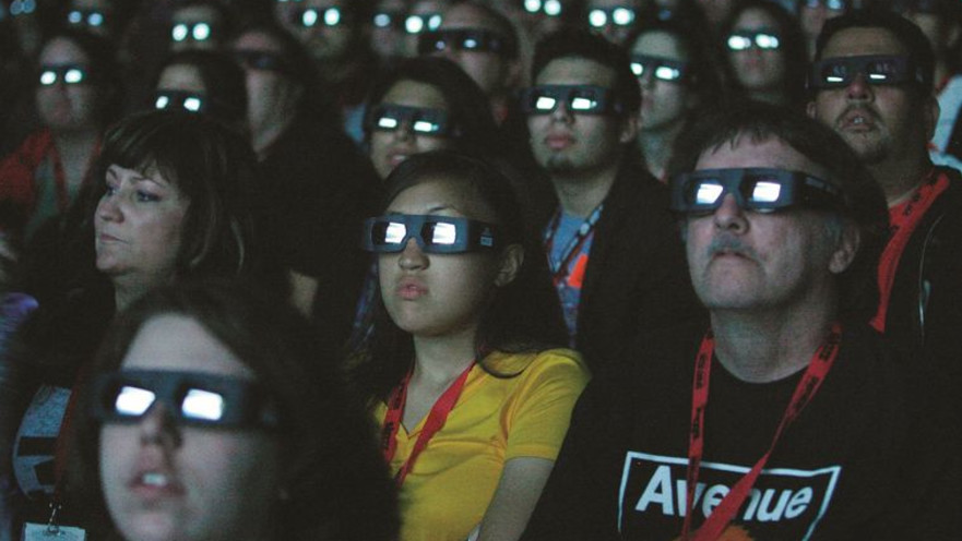 צופים בקולנוע