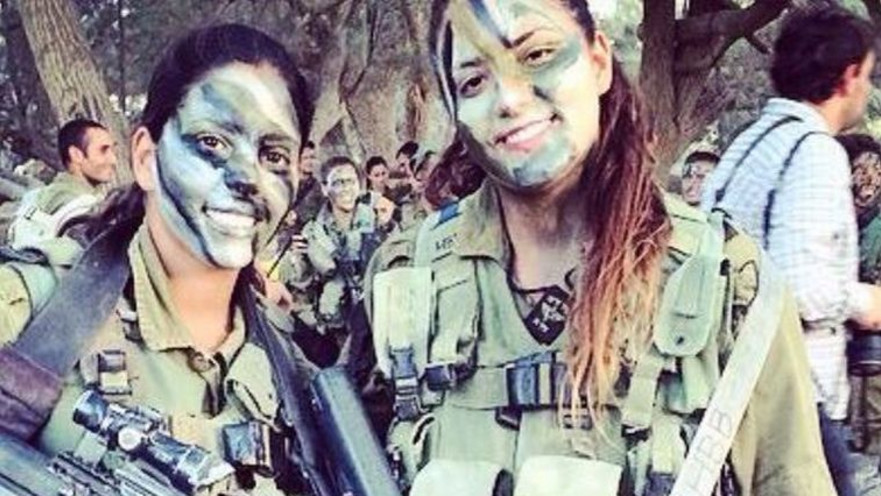 בר (מימין) וחן