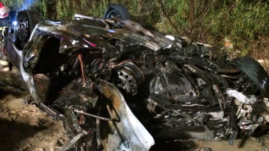 רכב שרוף לאחר תאונה ברהט (אין קשר לכתבה)