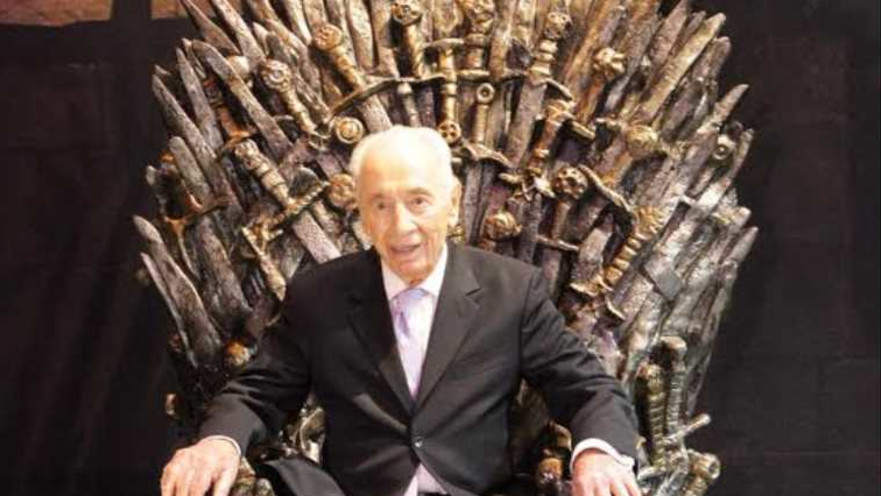 שמעון פרס על הכס