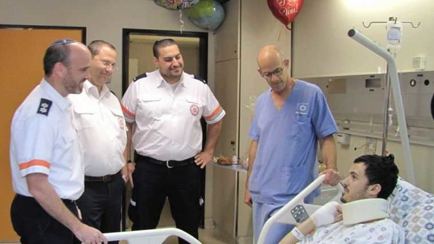 הפראמדיקים יחד עם סמל יהונתן 