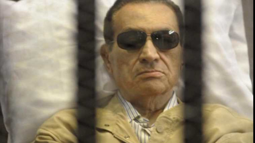 נשיא מצרים לשעבר חוסני מובארק בתא הכלא 