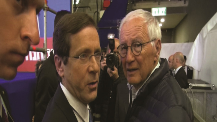 ראובן אדלר ויצחק הרצוג מתוך הסרט ב"המקור"