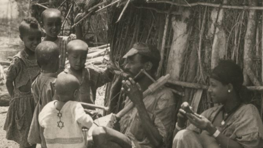 יהודים אתיופים בכפר באתיופיה