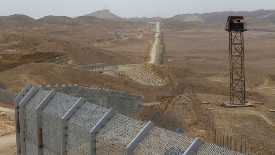 גדר הגבול עם מצרים לאורך כביש 12