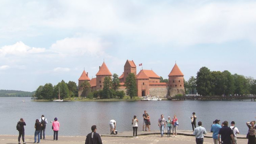 הטירה באגם בטרקאי