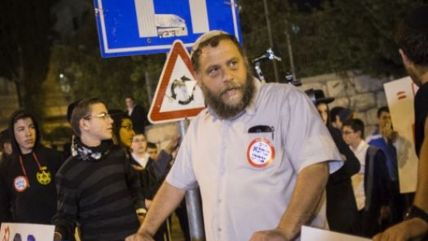 בנצי גופשטיין בהפגנה של להב"ה