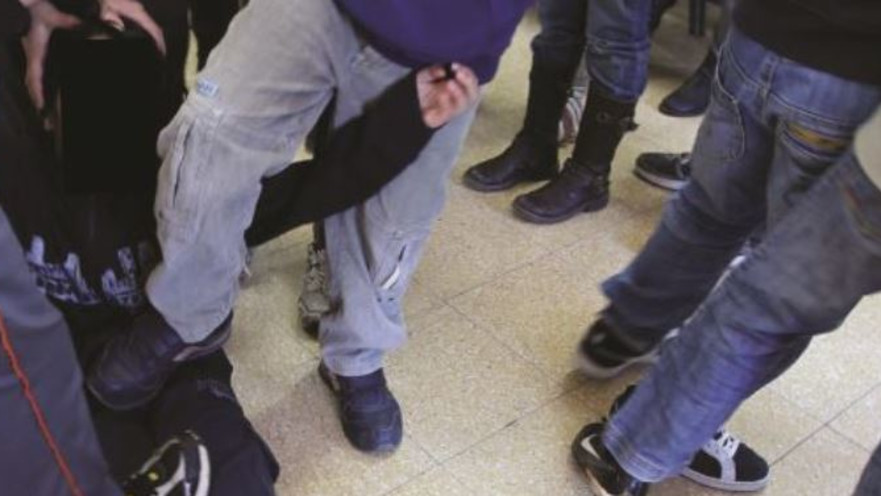 אלימות בבתי ספר