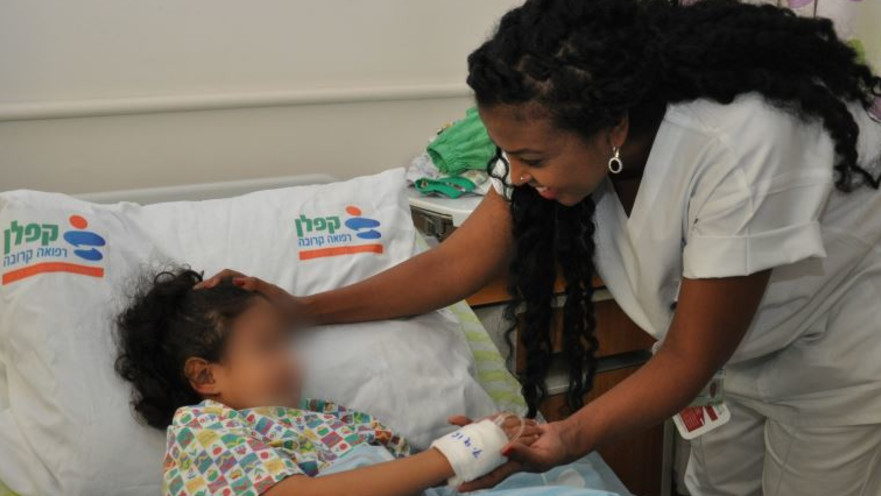 ילדה אושפזה לאחר שאכלה גלידה חלבית ולא פרווה