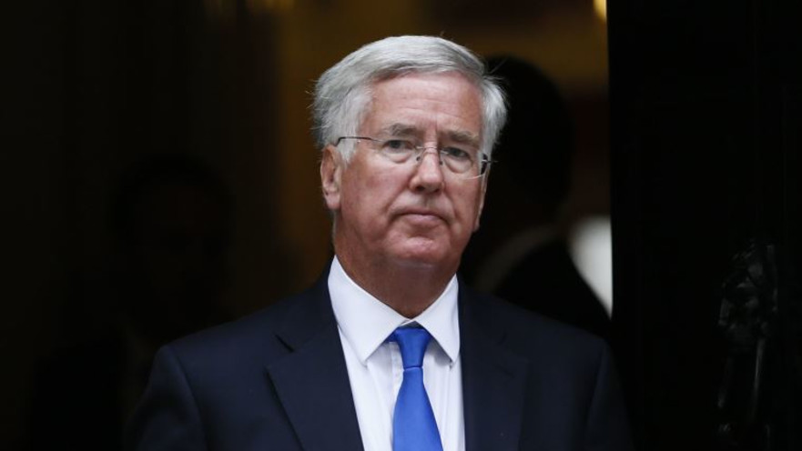 מייקל פאלון, שר ההגנה הבריטי