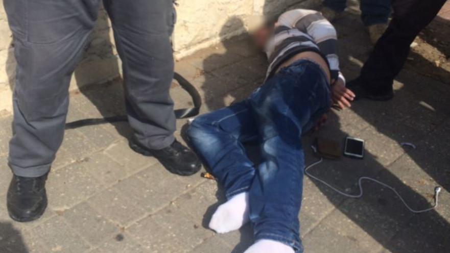 מחבל בזירת הפיגוע