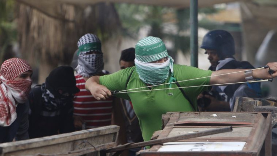 זריקת אבנים