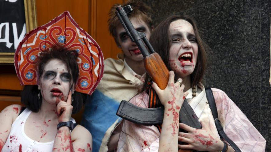 אוהבי זומבים בכנס קומיק-קון, ארכיון